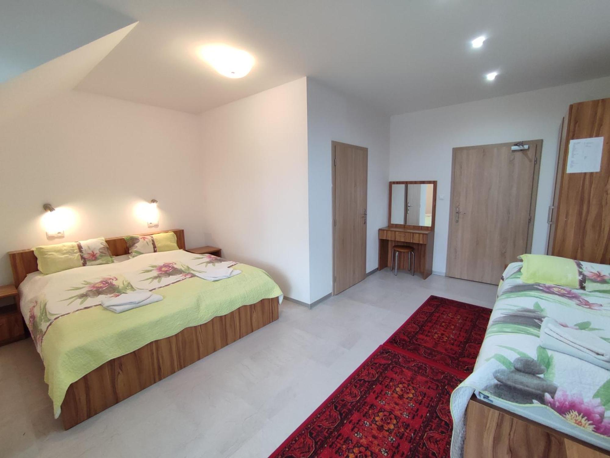 Hotel Vysehrad Turčianske Teplice Exteriör bild